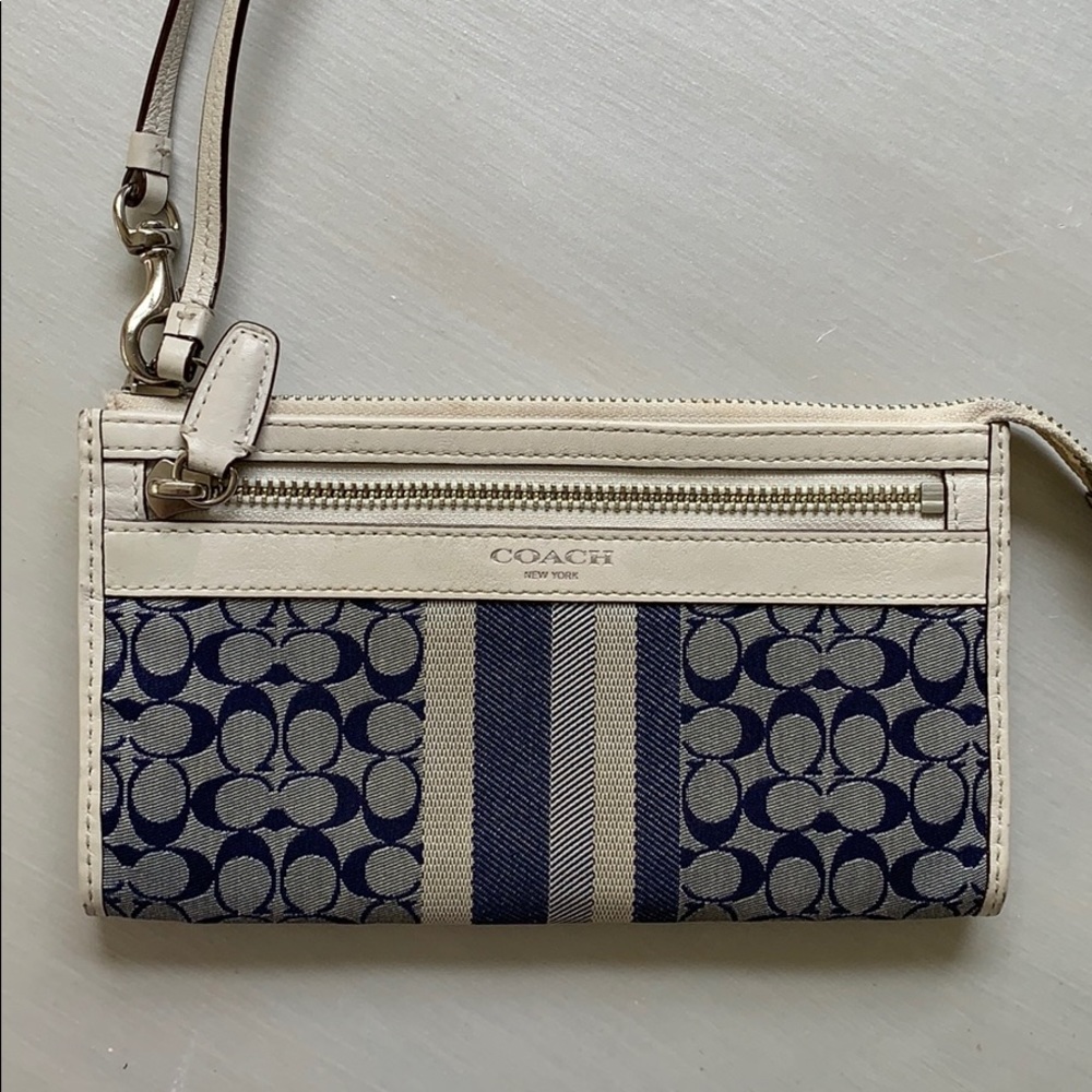 Gentley used navy blue/white coach wristlet